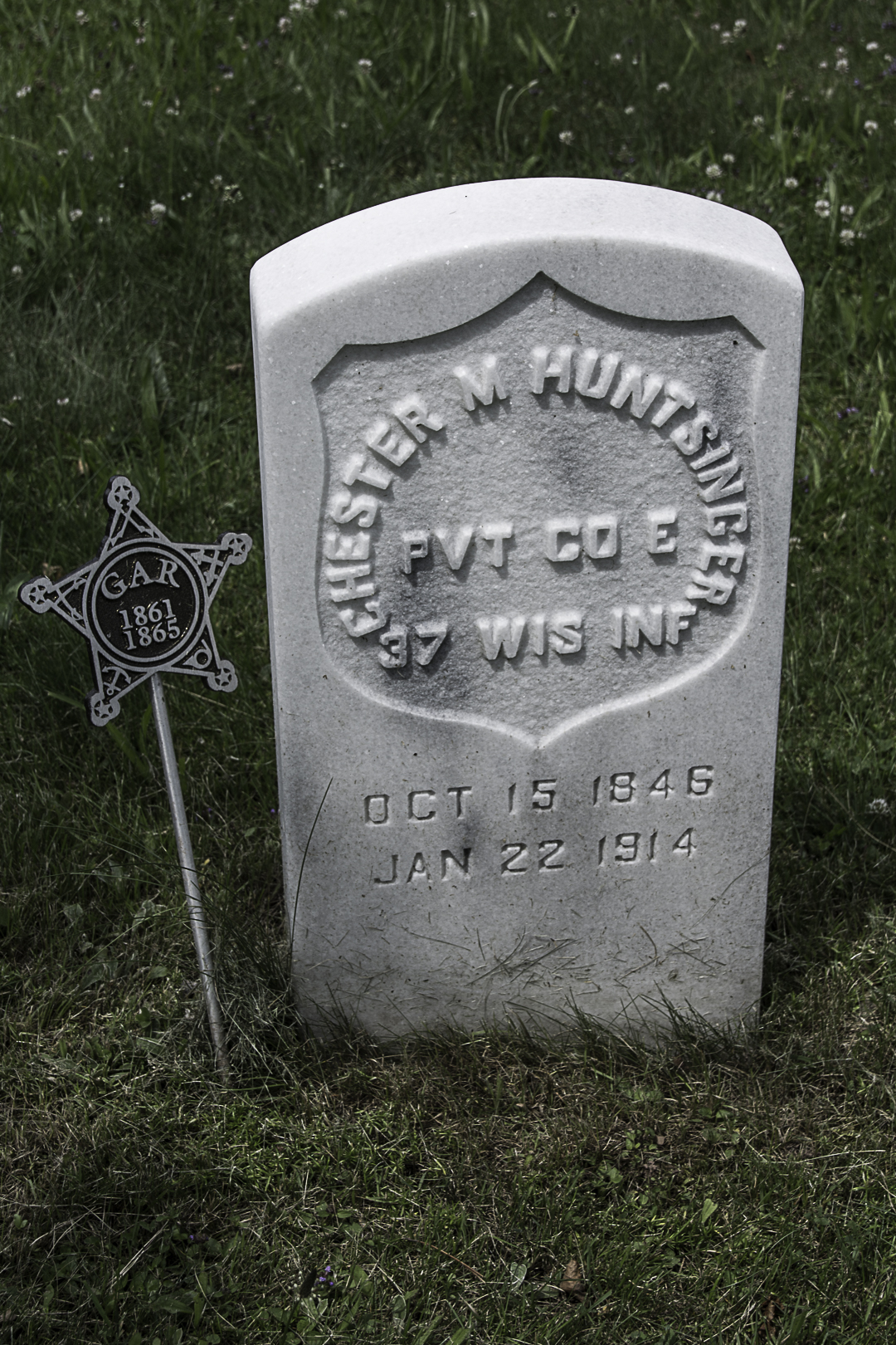 Gravesite of Chester M. Huntsinger, last Civil War veteran of Iron County, Wisconsin